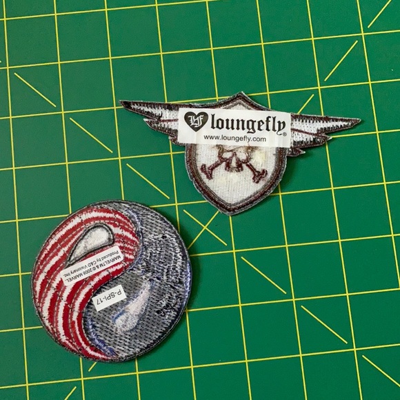 Lot of Two Patches - Picture 4 of 6